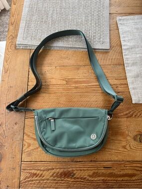 lululemon athletica Green Crossbody Bag
